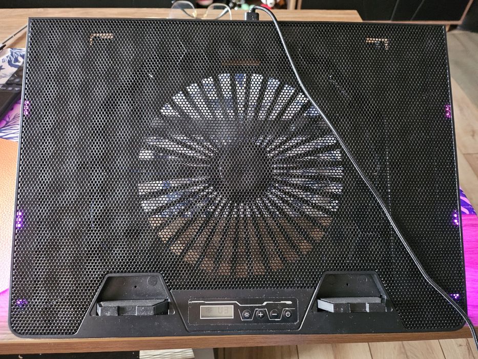 Podstawka chłodząca pod laptop