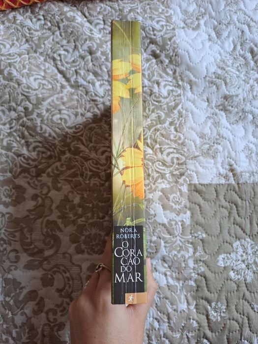 Livro "O Coração do Mar" de Nora Roberts