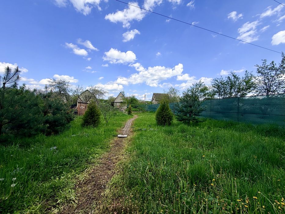 Дача Олдиш на березі річки