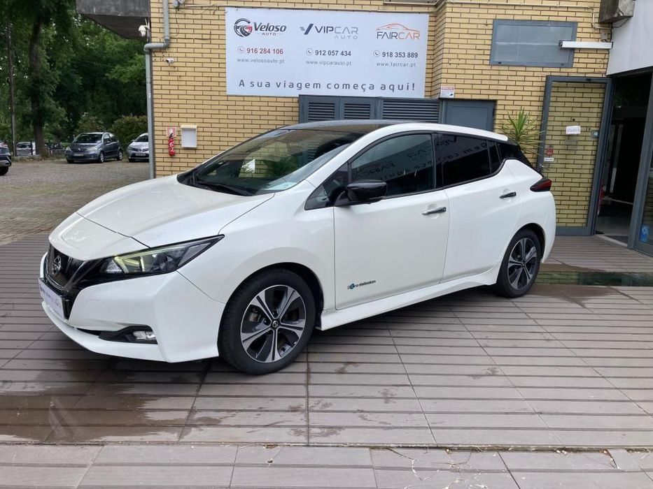 Nissan Leaf N-Connecta Two Tone