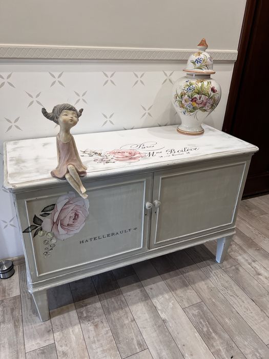 Piękna komoda shabby chic