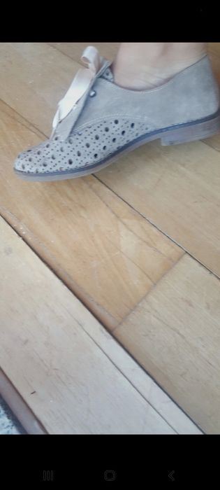 Sapatos em pele como novos