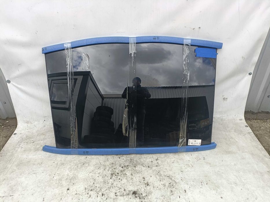 Tesla Model 3 - панорама cкло даху рест дорест