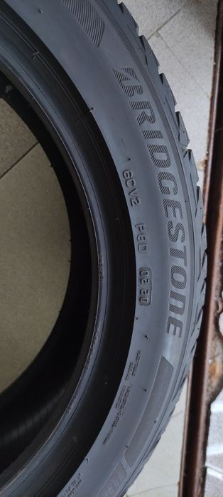 Pneus 215 50 r 18 Bridgestone semi novos