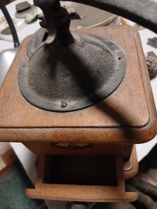 Moedor de Café Antigo Fabbrica Nazionale - Italiano (Anos 30/50) - Mod