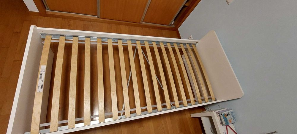 Cama solteiro IKEA
