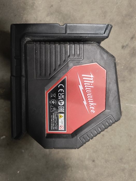 Laser krzyżowy zielony zasilany bateriami CLL