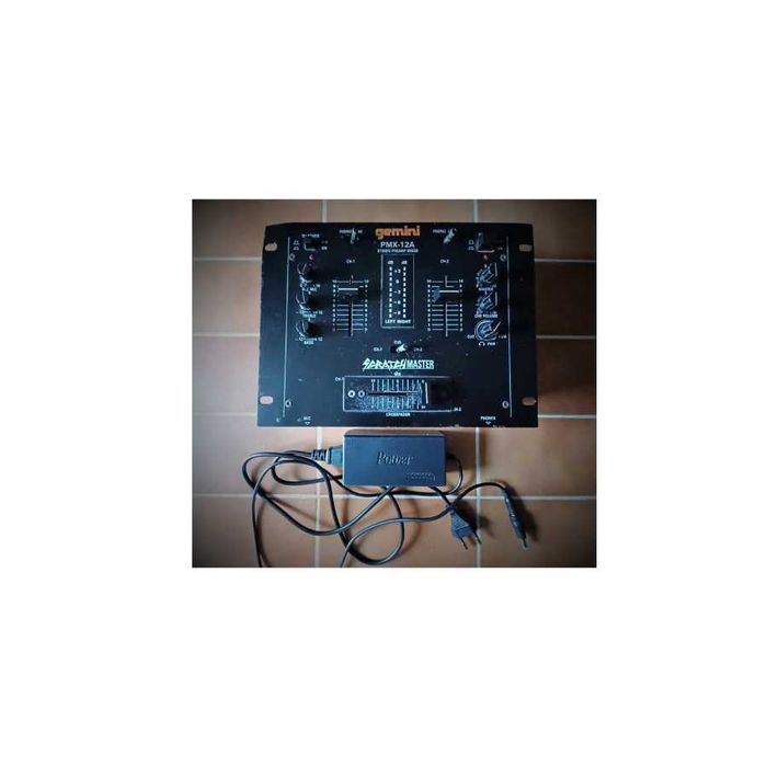 Mesa de Mistura DJ Gemini PMX-12A (ScratchMaster)