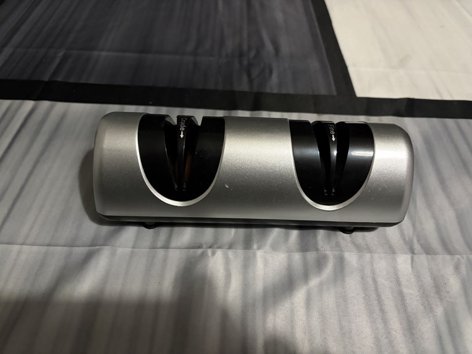 Electric Knife Sharpener446993399232614402