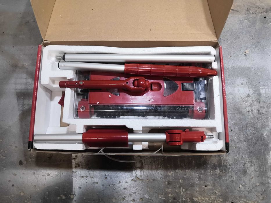 Аккумуляторный веник - пылесос.