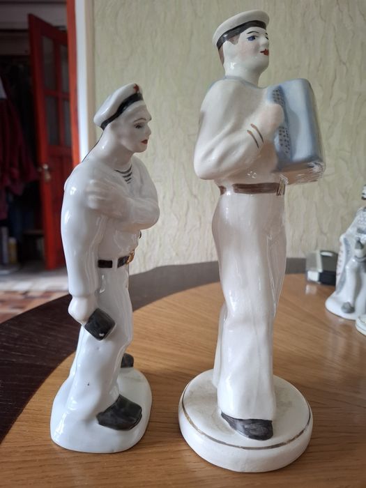 Фарфоровые статуэтки