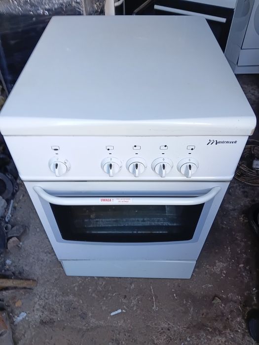 Продам 4х конфорну газову плиту Mastercook