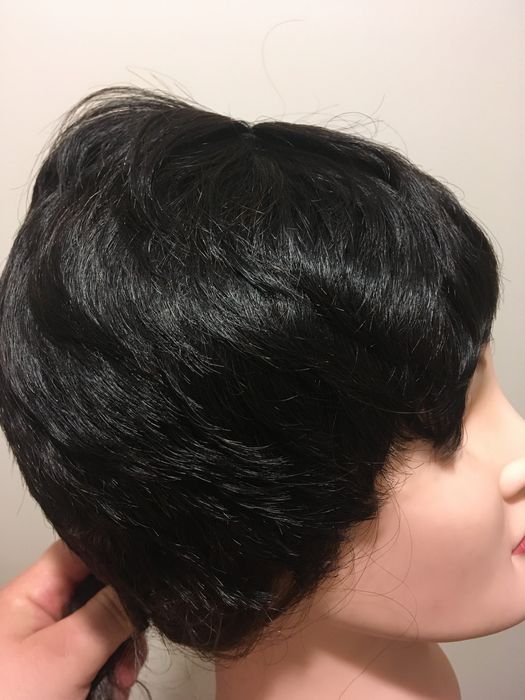 Парик из натуральных волос.