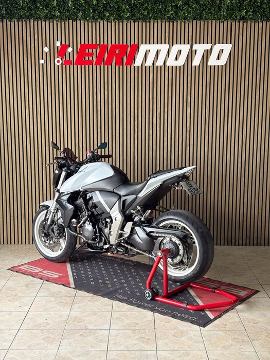 Honda CB1000R Leo Vince