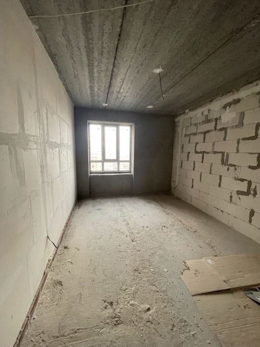 Продам 2ком. 77.8м2. + кладовка 4м2. ЖК Атлант ул. Антоновича,36