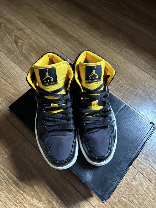 Кросовки Nike Air Jordan 1 mid