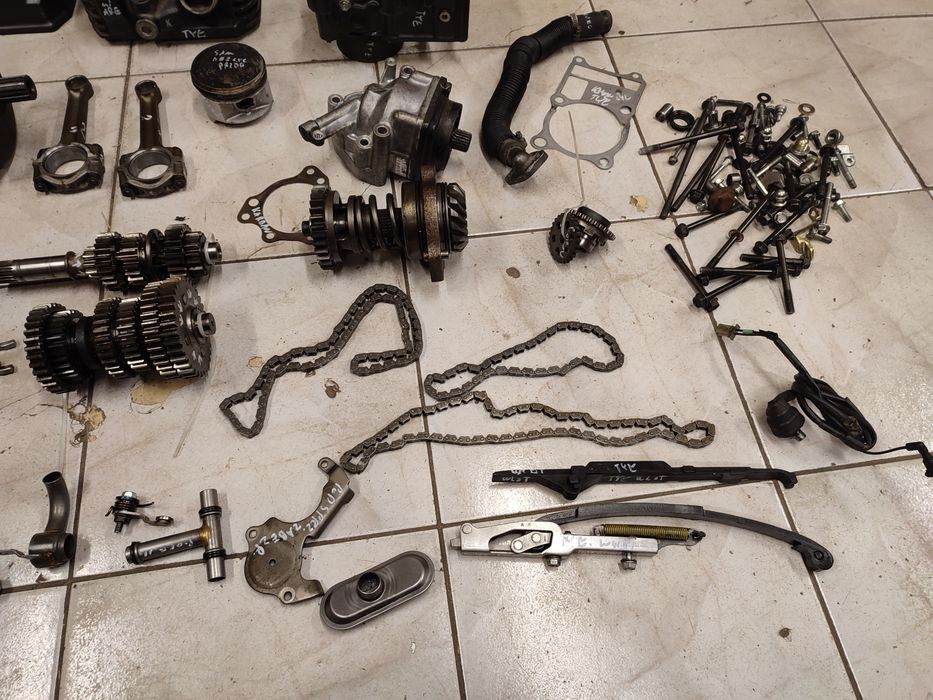 Honda NTV 650 silnik części wał cylinder głowica skrzynia ślizg wałek