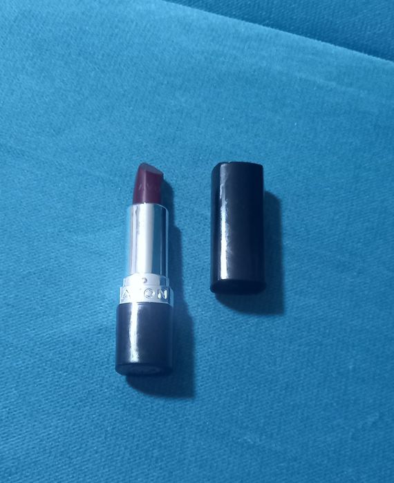 Avon szminka Oxford Wine