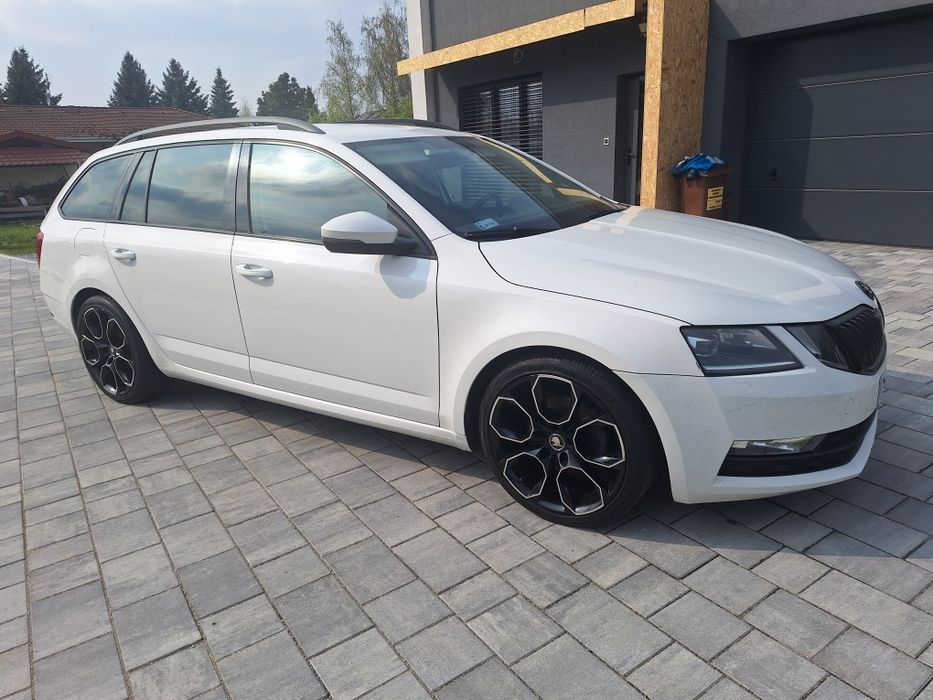 Octavia 1.5 ,przebieg autostradowy,wymiana oleju co 15tys.km.od nowości.