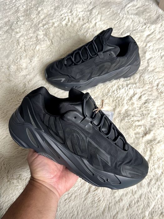 Adidas Yeezy Boost 700 Mnvn original 100%