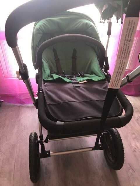 Carrinho de bebé Bugaboo Caméléon 3 em 1 preto e verde