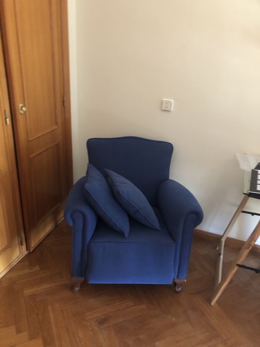Sofa azul de um lugar