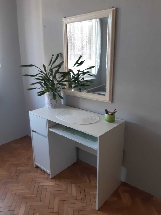 Piękne lustro ścienne