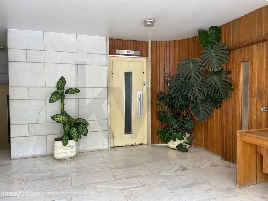 Apartamento T4 com garagem, Quinta das Conchas