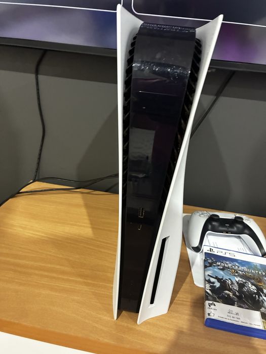 Playstation 5 z napędem i grami