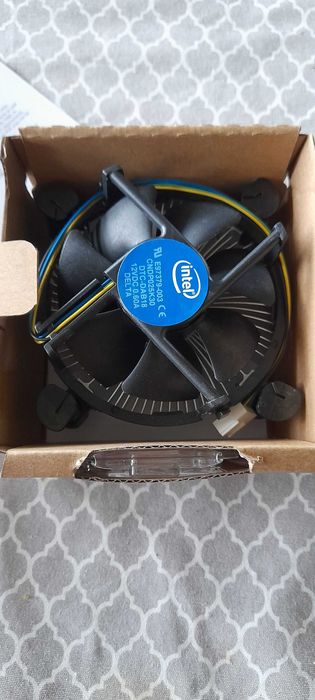 Продам  процесор I5-10400F,2.9 GHZ,12Mb Cache,LGA1200