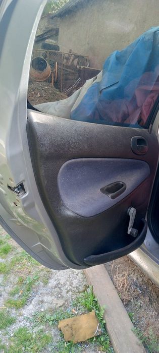 Задні дверки Пежо 206