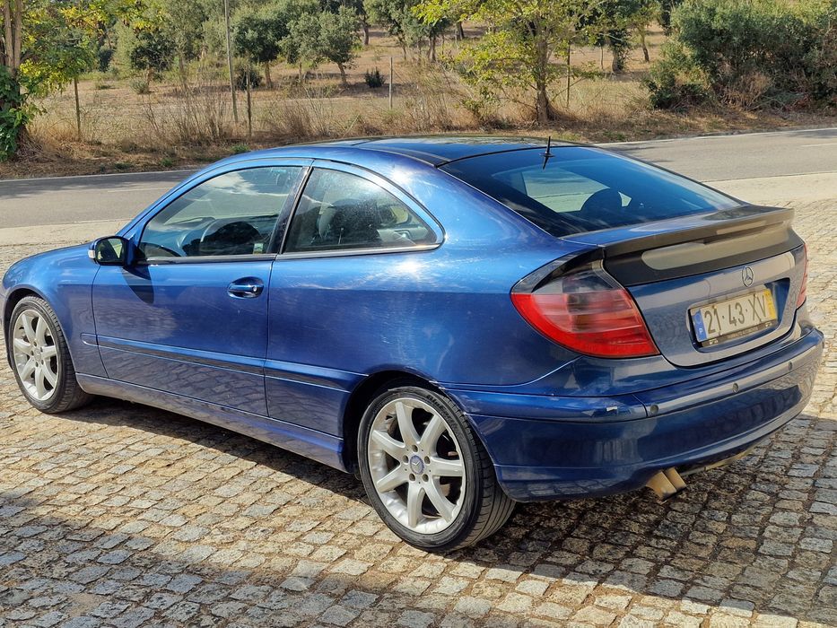 Mercedes-Benz c220 sport coupe — photo 4