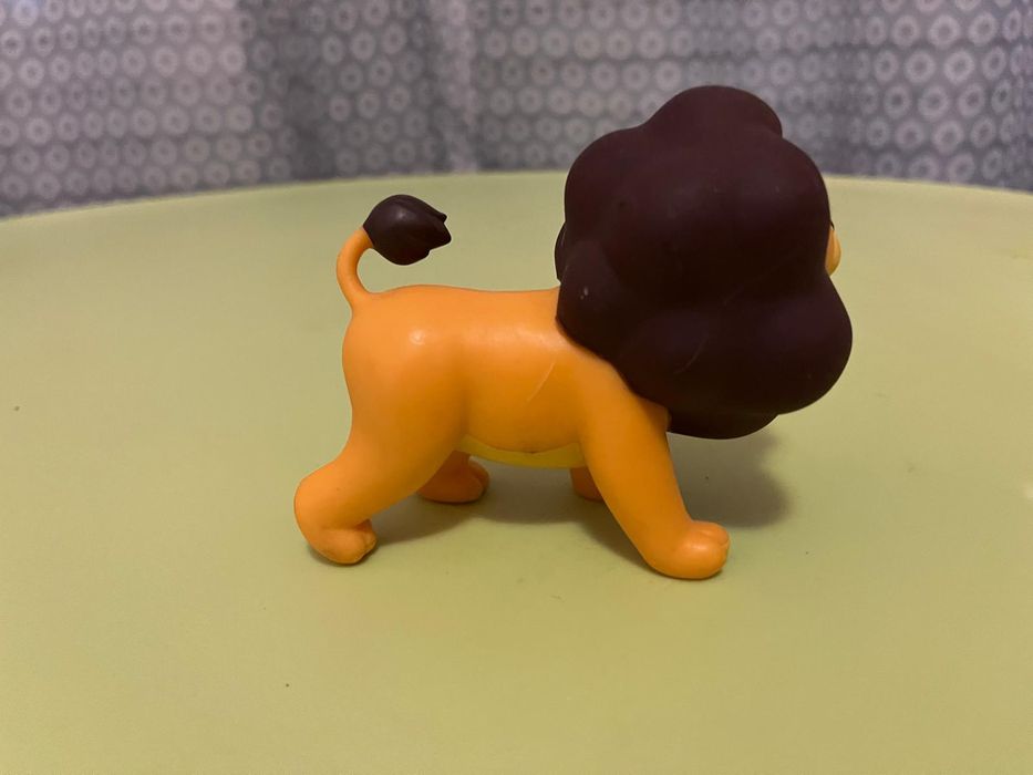 Bonecos leão/elefante