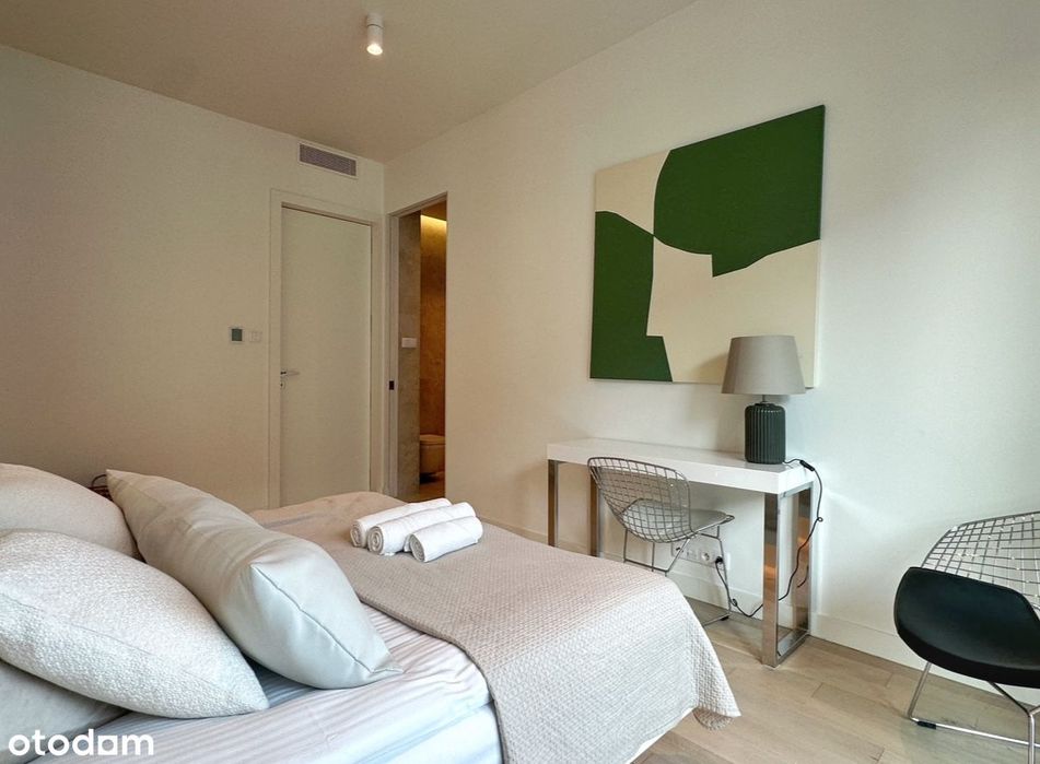 Czteropokojowy apartament w Mennica Residence