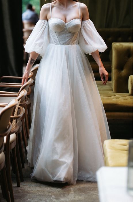 Продам весільну сукню