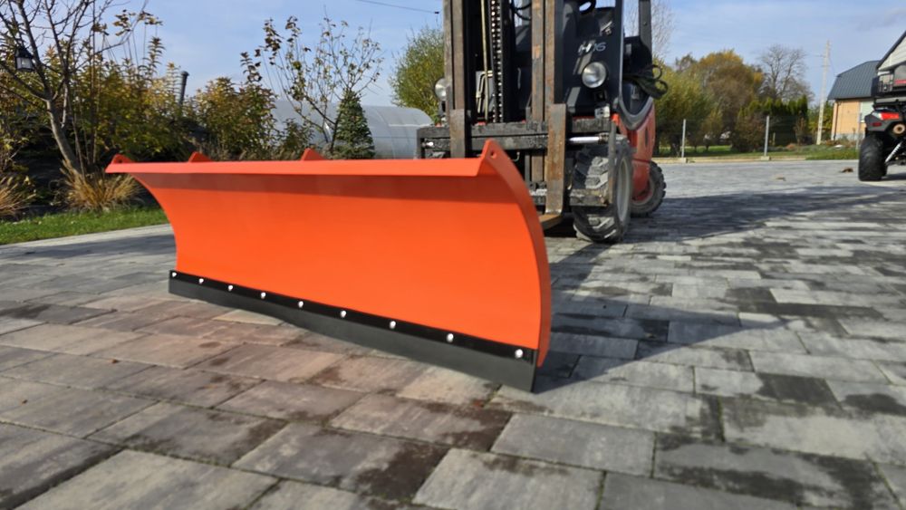 Pług śnieżny 150 cm na wózek widłowy do magazynu
