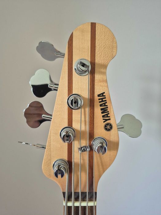 Gitara basowa 5-strunowa YAMAHA (model BB425) - stan idealny + DODATKI