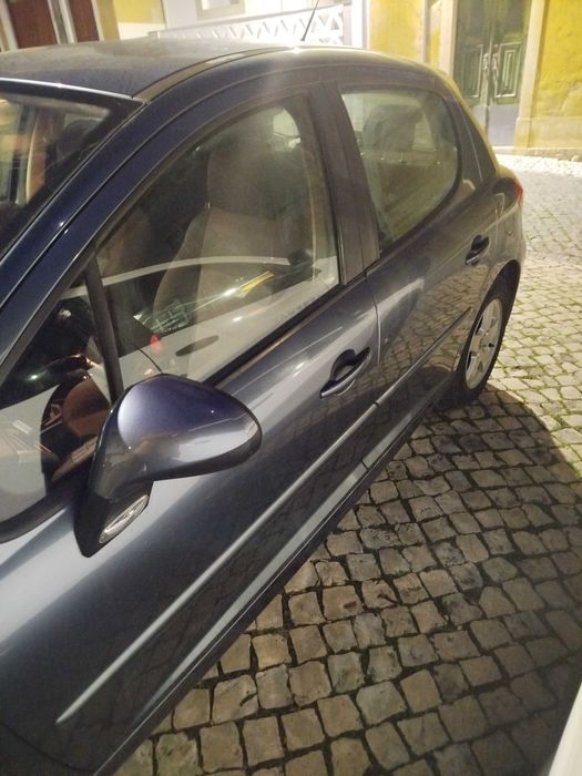 Peugeot 207 Ano 2007, à venda, tudo em bom estado.