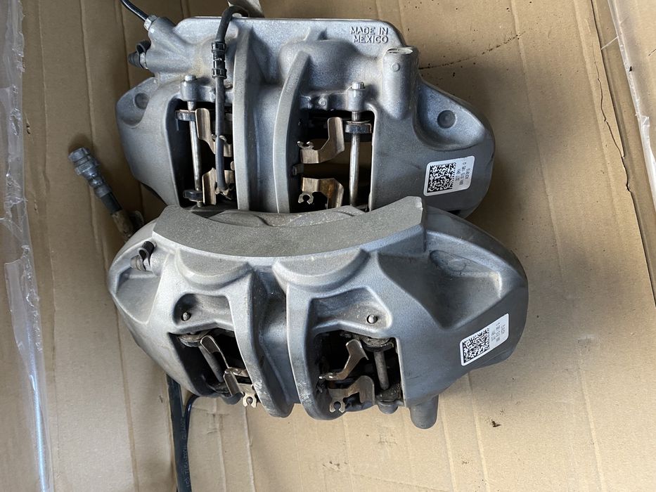 Супорта, тормозні диски Audi Q5 FY 80A brembo 80A615105Q 80A615106Q