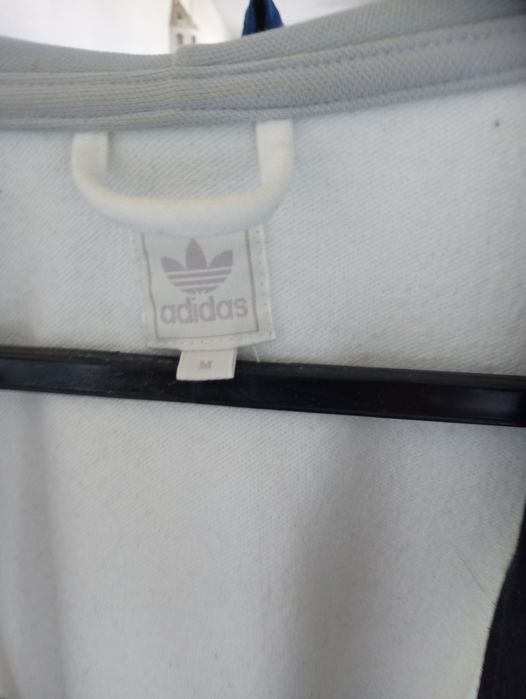 Casaco Adidas tamanho M sem uso