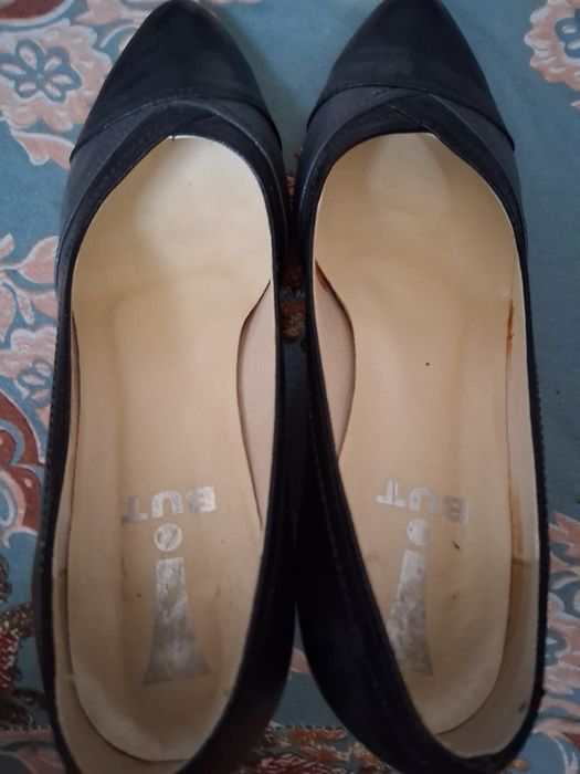 Buty na obcasie damskie.