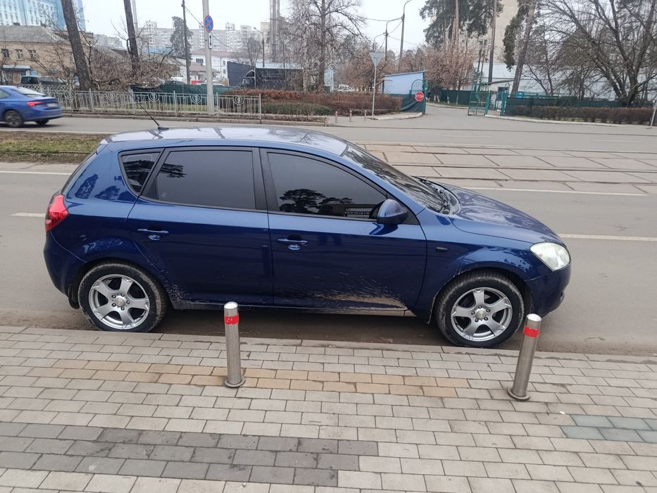 Продам Kia ceed 2.0