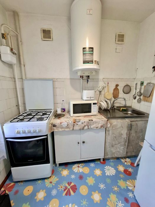 Продам 2 -к кв в кирпиче с отличной локацией по пр Слобожанскому район Загса
