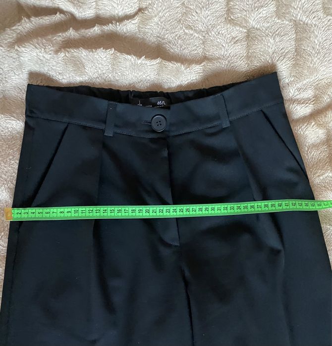 Жіночі чорні широкі брюки - елегантність і комфорт