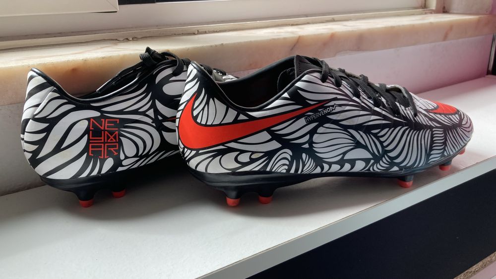 Chuteira Hypervenom Neymar Ousadia & Alegria
