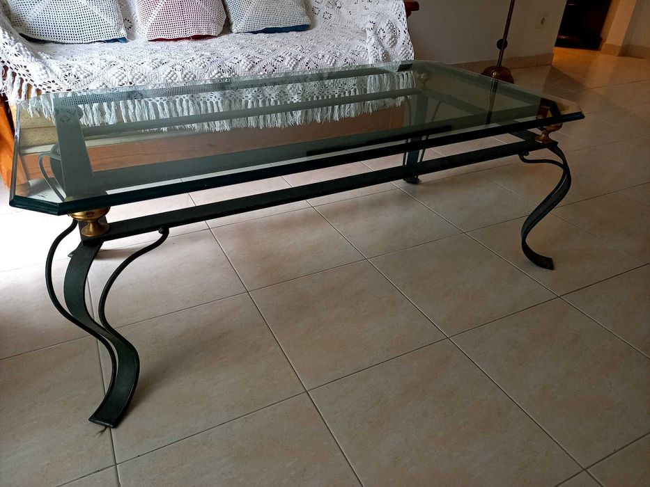 Mesa de centro em vidro biselado