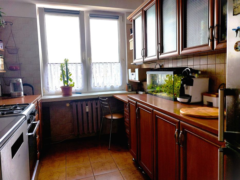 Żagań, trzy pokoje, trzecie piętro, cena 340 000 zł.