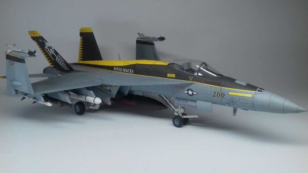 F-18E Super Hornet Model kartonowy Papermodel 1:33 Angraf
