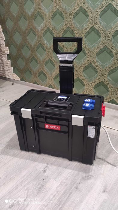 Електростанція , великий повербанк, система безперебійного живлення