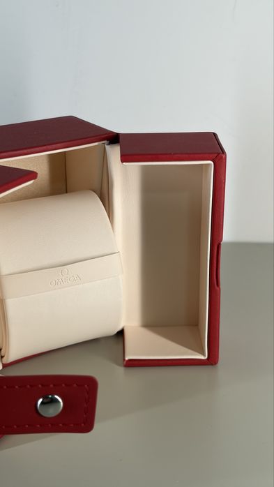 Omega caixa original e nova